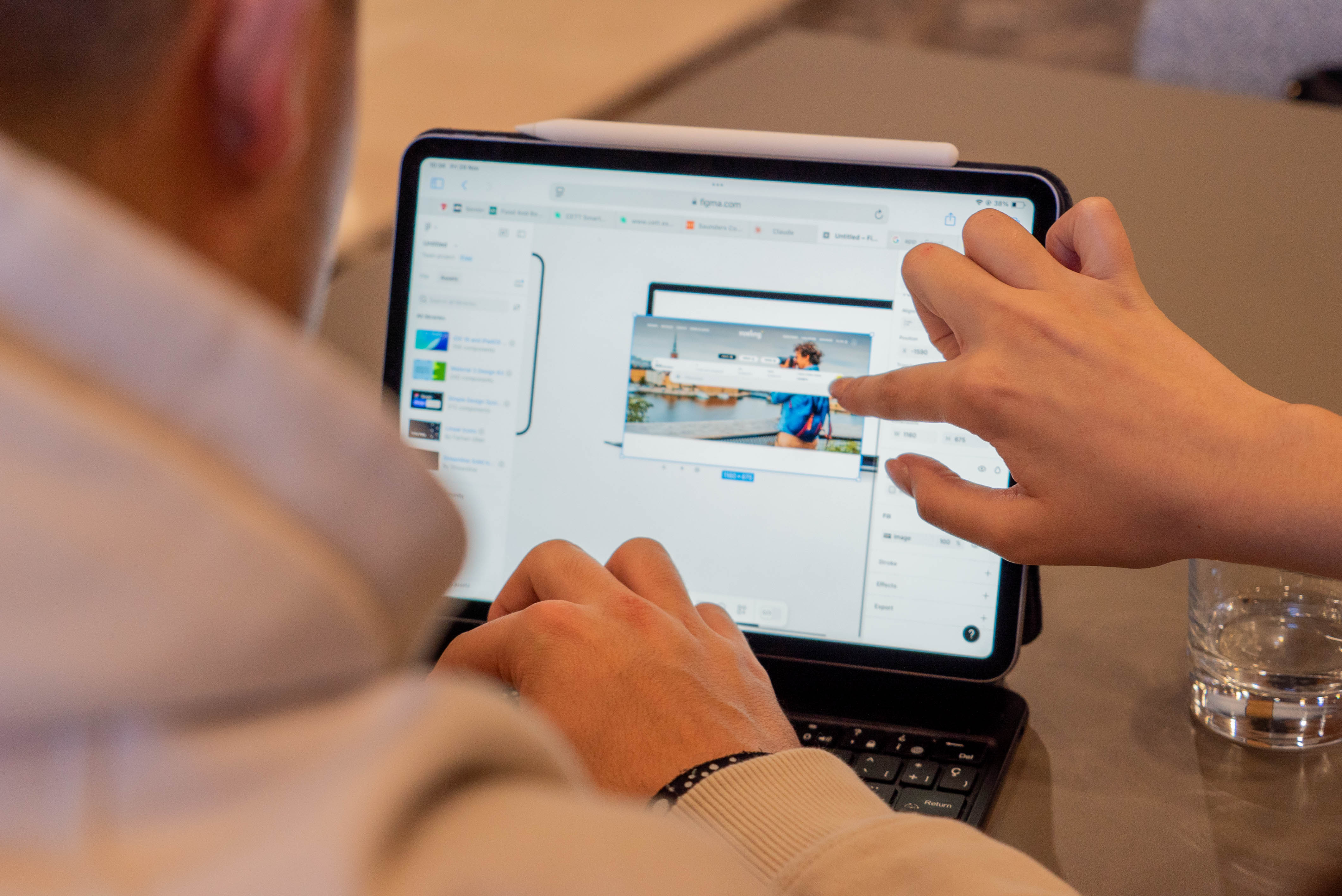 Photography from: STCB: Tech Tourism Cluster y CETT-UB celebran 24 horas de co-creación en tecnología turística  | CETT